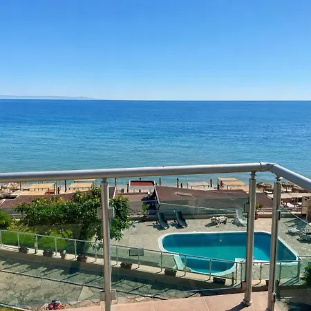 Beachfront Lejlighed